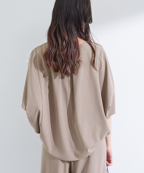 INDIVI(インディヴィ)の「【体型カバー/SETUP可能】ジョーゼット ドルマンブラウス(シャツ/ブラウス・レディース・ブラック/ブラウン系/ダークグレー/ホワイト・38/05/13/15 /34)」の19枚目の写真