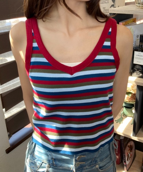 tolene(トレネ)の「マルチボーダーVネックタンクトップ(タンクトップ・レディース・ブラック/レッド・FREE)」の2枚目の写真