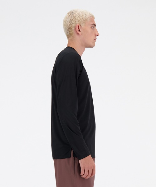 NEW BALANCE(ニューバランス)の「Sport Essentials ランロングスリーブTシャツ(Tシャツ/カットソー・メンズ・ネイビー/ブラック・MEDIUM/LARGE/X-LARGE/SMALL)」の3枚目の写真