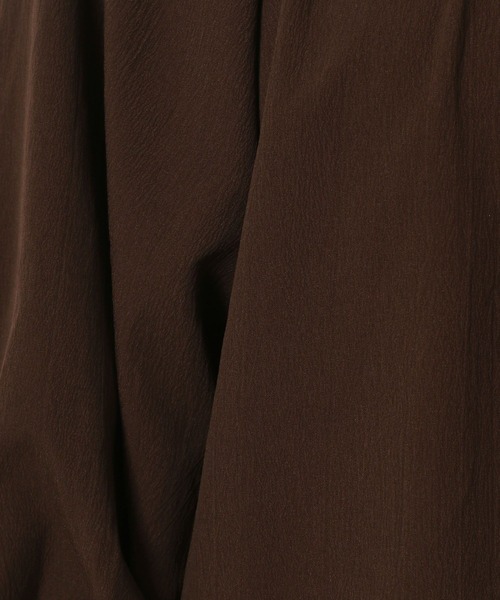 LAKOLE（ラコレ）の「クレープ袖バルーンブラウス / 580617（シャツ/ブラウス・レディース・マスタード/ブラウン/ブラック/アイボリー・FREE）」の11枚目の写真