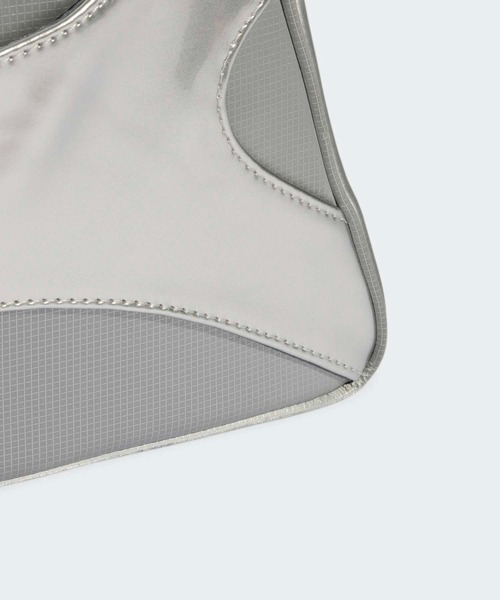 adidas（アディダス）の「クラッチ ショルダーバッグ / アディダスオリジナルス adidas Originals（ショルダーバッグ・メンズ・シルバー・FREE）」の6枚目の写真