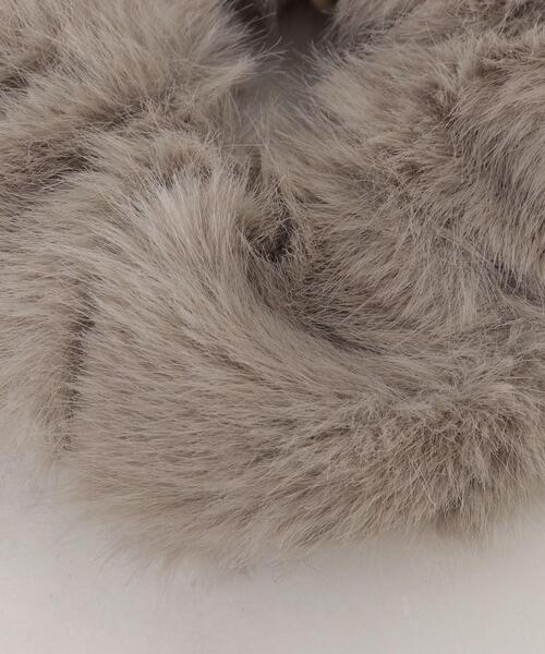 grove（グローブ）の「フェイクファーメタルシュシュ（その他ヘアアクセサリー・レディース・ライトベージュ/アイボリー/グレー・00）」の6枚目の写真