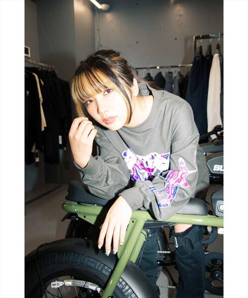 L.H.P（エルエイチピー）の「YUNOCY×LHP/ゆのしー×エルエイチピー/LS T-SHIRT/コラボレーション ロングスリーブTシャツ（Tシャツ/カットソー・レディース・ブラック・F）」の11枚目の写真