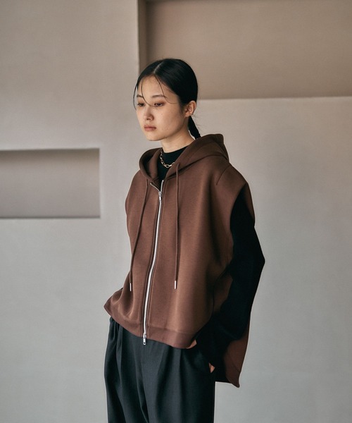 LEPSIM（レプシィム）の「パフエアWZIPベスト　582438（ベスト・レディース・トップグレー/アイボリー/ブラック/ブラウン/セージグリーン・FREE）」の4枚目の写真