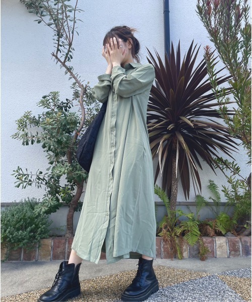 ARCADE(アーケード)の「秋服 フレア ロングシャツ 伸縮カットソー ワンピース -ARCADE Limited Line-(シャツワンピース・レディース・ブラック/ワイン/モスグリーン/マスタード・FREE)」の2枚目の写真