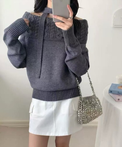 STAY MOTION（ステイモーション）の「【WEB限定】チョーカー付きケーブル編みオフショルダーニットトップス［韓国ファッション カジュアル］（ニット/セーター・レディース・オフホワイト/チャコールグレー/グレー・F）」の10枚目の写真