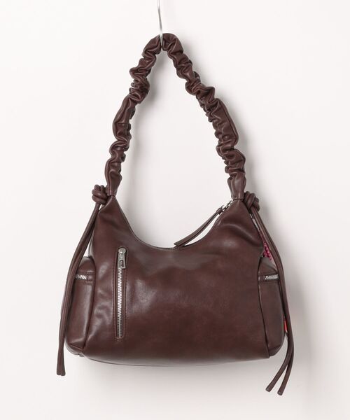 Desigual(デシグアル)の「Gathered charm hobo bag / ギャザーハンドルチャームホーボーバッグ(ハンドバッグ・レディース・ブラウン・FREE)」の2枚目の写真