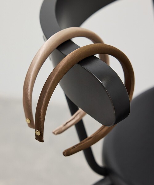 ROPE' PICNIC(ロペピクニック)の「プレート付きサテンカチューシャ(カチューシャ・レディース・ブラック/ブラウン系その他2/ベージュ系その他・FREE)」の3枚目の写真