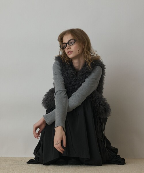 GRACE CONTINENTAL（グレースコンチネンタル）の「ショ－トファ－ジレ（その他アウター・レディース・チャコールグレー/キナリ/ベージュ・36）」の20枚目の写真