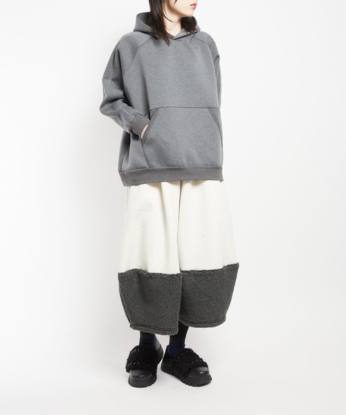 gomme（ゴム）の「ダンボールニット　ヘムチェンジパンツ（その他パンツ・レディース・アイボリー/ブラック/チャコールグレー・MEDIUM）」の7枚目の写真