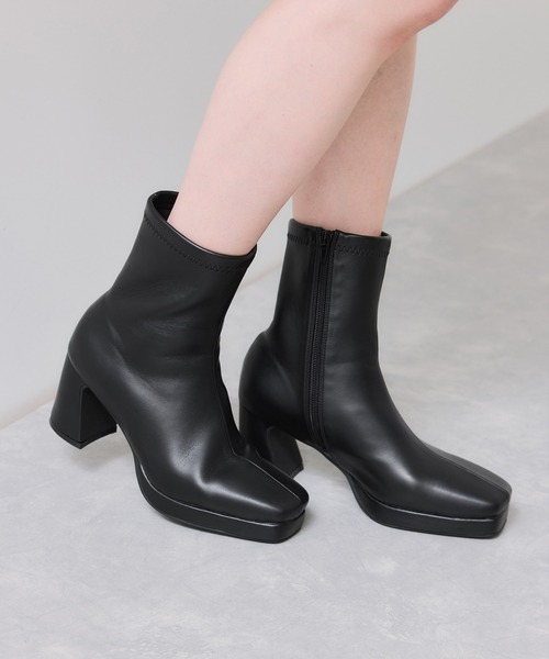 Juze（ジュゼ）の「ストームストレッチショートブーツ（ブーツ・レディース・ベージュ系その他2/ブラック・M/S）」の2枚目の写真