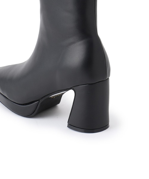 Juze（ジュゼ）の「ストームストレッチショートブーツ（ブーツ・レディース・ベージュ系その他2/ブラック・M/S）」の6枚目の写真