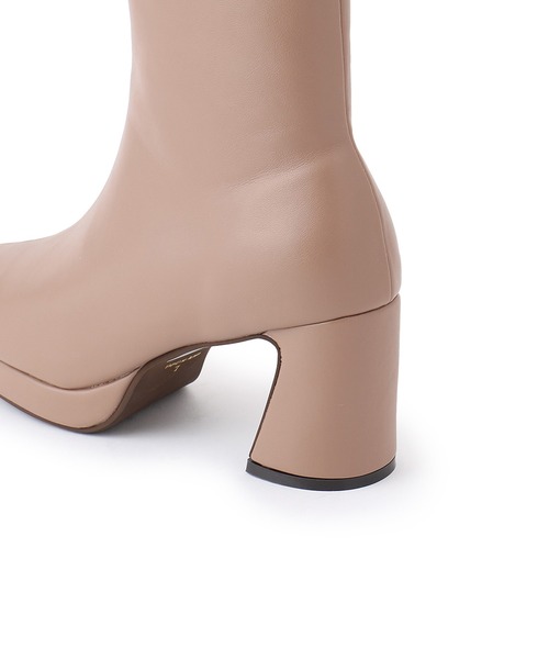 Juze（ジュゼ）の「ストームストレッチショートブーツ（ブーツ・レディース・ベージュ系その他2/ブラック・M/S）」の7枚目の写真