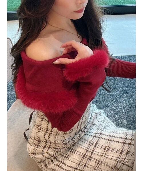 MERCURYDUO（マーキュリーデュオ）の「【WEB限定カラーあり】フェイクファートリミングニット（ニット/セーター・レディース・ライトグレー/ブラック/ベージュ/レッド/オフホワイト・FREE）」の5枚目の写真