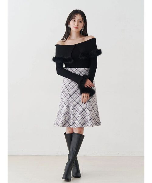 MERCURYDUO（マーキュリーデュオ）の「【WEB限定カラーあり】フェイクファートリミングニット（ニット/セーター・レディース・ライトグレー/ブラック/ベージュ/レッド/オフホワイト・FREE）」の11枚目の写真