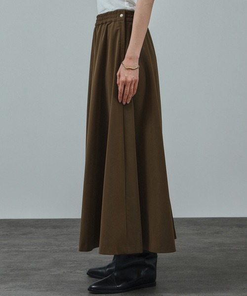 SALON adam et rope'（サロン アダム エ ロペ）の「パールレザーライクフレアスカート（スカート・レディース・ブラック/ブラウン系その他2・FREE）」の9枚目の写真