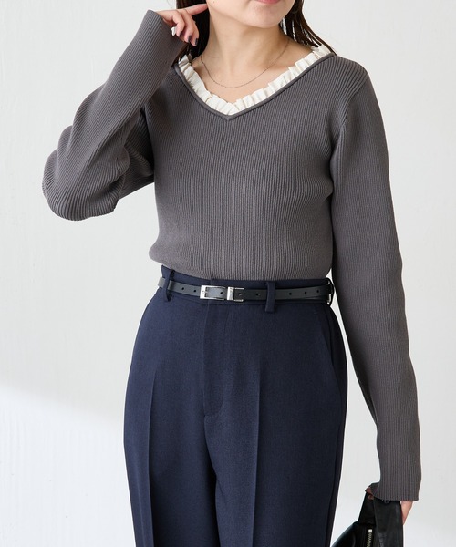 COLLAGE GALLARDAGALANTE（コラージュガリャルダガランテ）の「フリルリブニット（ニット/セーター・レディース・チャコールグレー/ベージュ・FREE）」の4枚目の写真