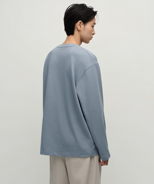 MUSINSA STANDARD（ムシンサスタンダード）の「[ヒートタンダード] クルーネック長袖Tシャツ [クラウディブルー]（Tシャツ/カットソー・メンズ・その他・SMALL/MEDIUM/LARGE/X-LARGE/XX-LARGE/XXX-LARGE）」の3枚目の写真
