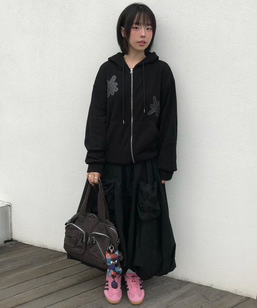 GRAVER（グレーバー）の「[ユニセックス]DOTS GRAV フードパーカー_2カラー（パーカー・レディース・ブラック/グレー・MEDIUM/LARGE）」の19枚目の写真
