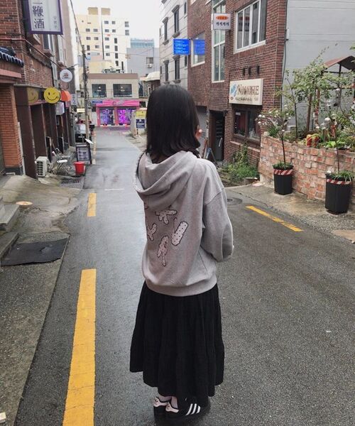 GRAVER（グレーバー）の「[ユニセックス]DOTS GRAV フードパーカー_2カラー（パーカー・レディース・ブラック/グレー・MEDIUM/LARGE）」の9枚目の写真