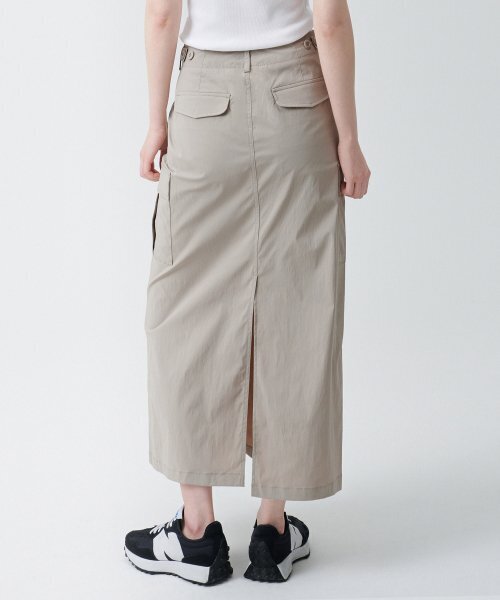 MUSINSA STANDARD WOMAN（ムシンサスタンダードウーマン）の「ウィメンズカーゴマキシスカート[ライトベージュ]（スカート・レディース・その他・SMALL/MEDIUM/LARGE/X-SMALL）」の6枚目の写真