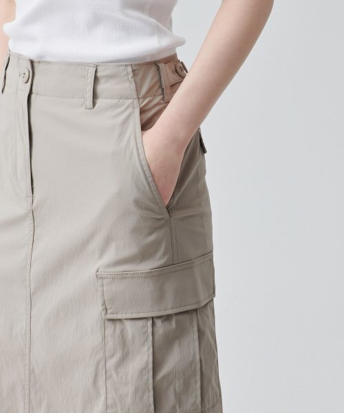 MUSINSA STANDARD WOMAN（ムシンサスタンダードウーマン）の「ウィメンズカーゴマキシスカート[ライトベージュ]（スカート・レディース・その他・SMALL/MEDIUM/LARGE/X-SMALL）」の10枚目の写真