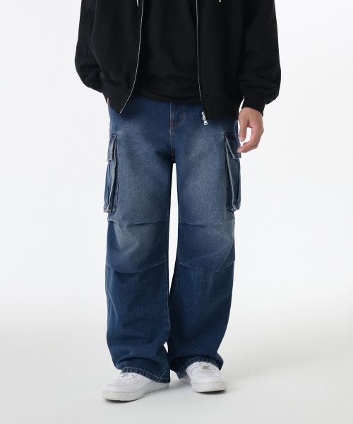 MUSINSA STANDARD（ムシンサスタンダード）の「デニムパラシュートカーゴパンツ [ミディアムインディゴ]（デニムパンツ・メンズ・その他・40/38/42/36/34/28/29/32/30/31/33/26/27）」の2枚目の写真