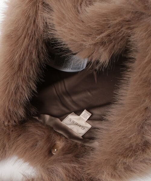 Guess(ゲス)の「RITA Furry Bag トートバッグ (トートバッグ・レディース・ベージュ・ONE SIZE)」の10枚目の写真