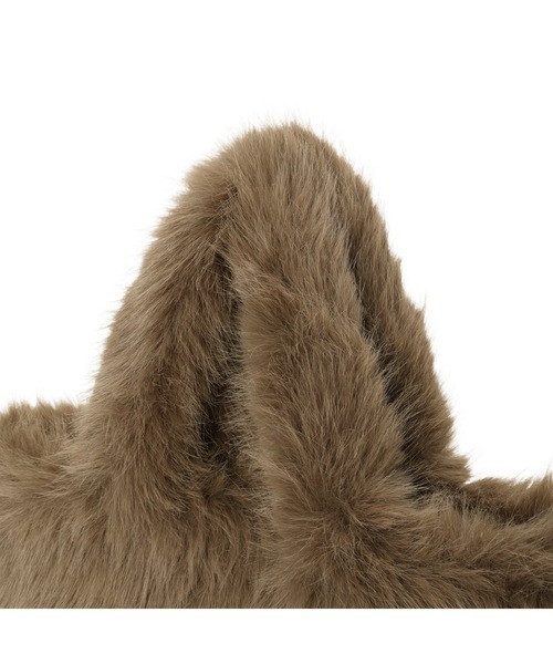 Guess(ゲス)の「RITA Furry Bag トートバッグ (トートバッグ・レディース・ベージュ・ONE SIZE)」の4枚目の写真
