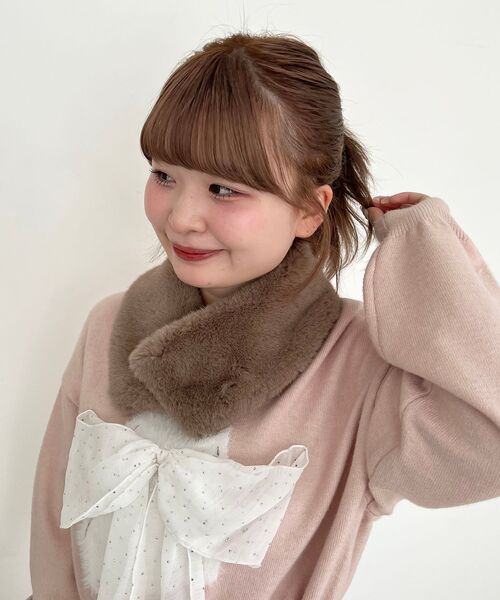 MAJESTIC LEGON（マジェスティックレゴン）の「プチファーティペット（ストール/ショール・レディース・グレー/アイボリー/ブラウン・FREE）」の5枚目の写真