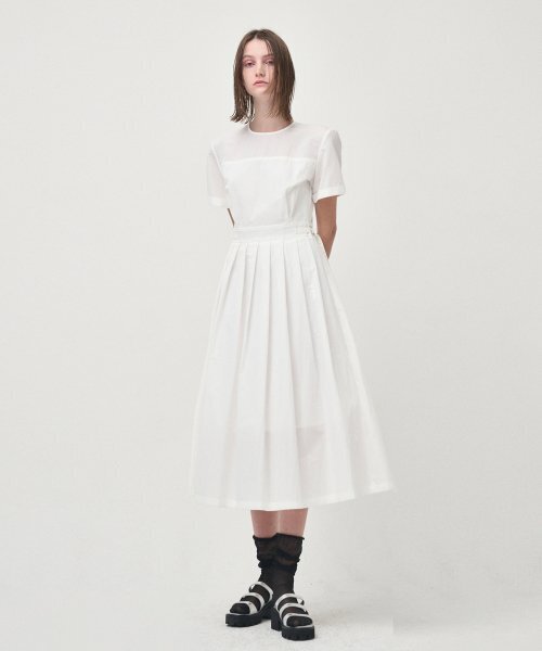 ETMON(エトモン)の「Half Sleeve Pleats Dress, White(ワンピース・レディース・その他・MEDIUM/SMALL)」の3枚目の写真