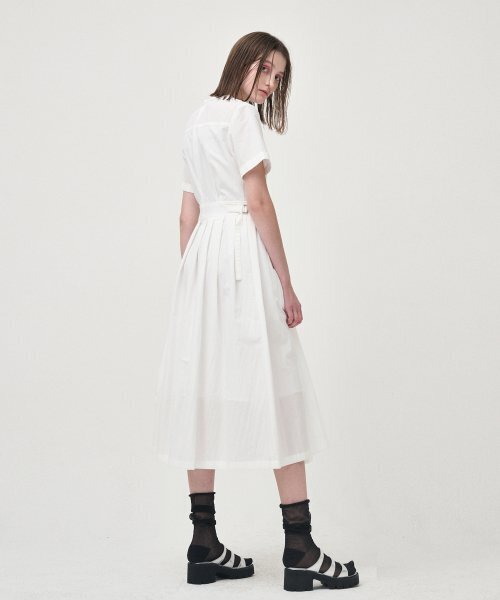 ETMON(エトモン)の「Half Sleeve Pleats Dress, White(ワンピース・レディース・その他・MEDIUM/SMALL)」の6枚目の写真