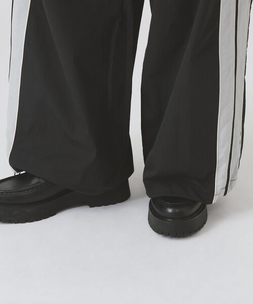 Ray BEAMS（レイビームス）の「Wライン トラック パンツ（その他パンツ・レディース・オフホワイト/ブラック・0/1）」の19枚目の写真