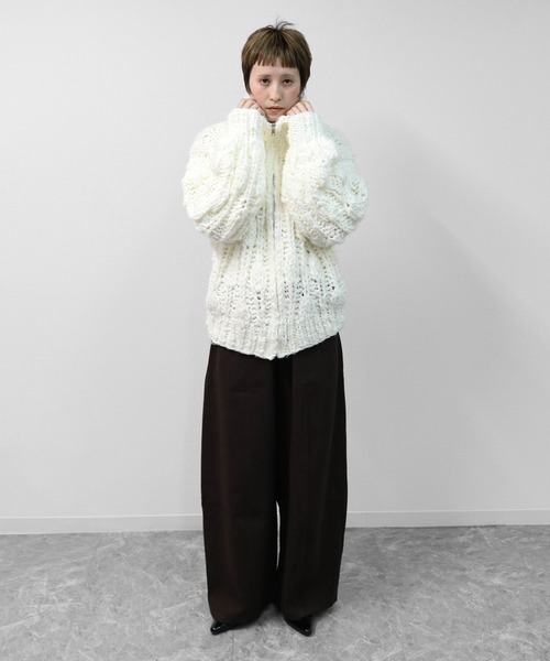 THE CELL.(ザセルドット)の「ビッグスラブ手編みジップカーディガン BIG SLUB HAND-KNIT ZIP CARDIGAN(ニット/セーター・レディース・オフホワイト・FREE)」の18枚目の写真