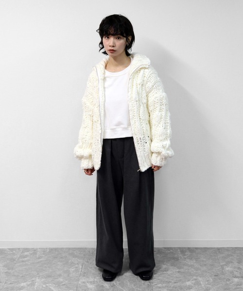 THE CELL.(ザセルドット)の「ビッグスラブ手編みジップカーディガン BIG SLUB HAND-KNIT ZIP CARDIGAN(ニット/セーター・レディース・オフホワイト・FREE)」の10枚目の写真