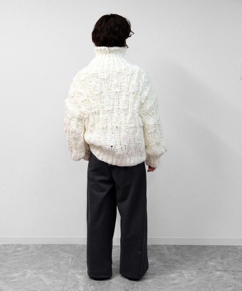 THE CELL.(ザセルドット)の「ビッグスラブ手編みジップカーディガン BIG SLUB HAND-KNIT ZIP CARDIGAN(ニット/セーター・レディース・オフホワイト・FREE)」の12枚目の写真