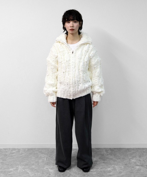 THE CELL.(ザセルドット)の「ビッグスラブ手編みジップカーディガン BIG SLUB HAND-KNIT ZIP CARDIGAN(ニット/セーター・レディース・オフホワイト・FREE)」の9枚目の写真