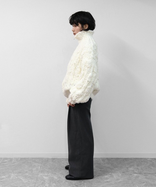 THE CELL.(ザセルドット)の「ビッグスラブ手編みジップカーディガン BIG SLUB HAND-KNIT ZIP CARDIGAN(ニット/セーター・レディース・オフホワイト・FREE)」の11枚目の写真