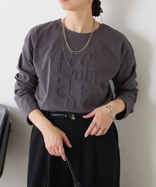 Jena espace merveilleux（ジェナ　エスパスメルヴェイユ）の「エンボスロゴカットソー（Tシャツ/カットソー・レディース・オフホワイト/グレー/チャコールグレー・FREE）」の17枚目の写真