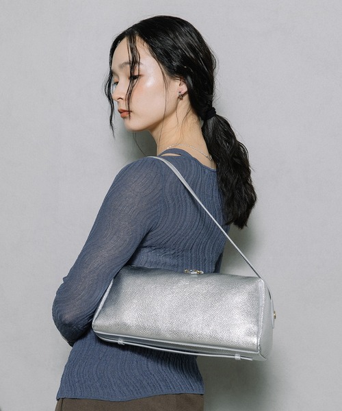 Beau're（ヴュレ）の「BEAURE スリム ロング ショルダー（ショルダーバッグ・レディース・シルバー/ブラック・FREE）」の7枚目の写真
