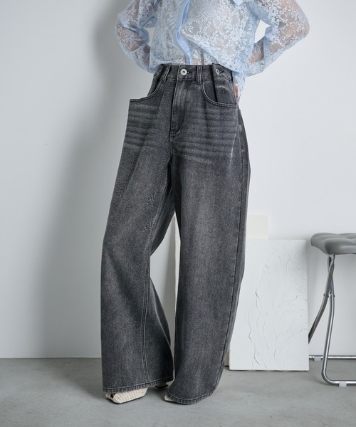 THE YOn（ザヨン）の「ウエストタックワイドパンツ　デニム/ツイル（デニムパンツ・レディース・セージグリーン/ブラック/ライトブルー/グレイッシュベージュ・S/M/XS）」の2枚目の写真