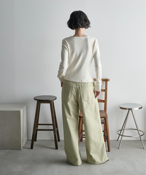 THE YOn（ザヨン）の「ウエストタックワイドパンツ　デニム/ツイル（デニムパンツ・レディース・セージグリーン/ブラック/ライトブルー/グレイッシュベージュ・S/M/XS）」の5枚目の写真