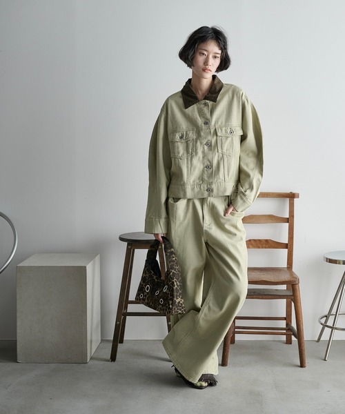 THE YOn（ザヨン）の「ウエストタックワイドパンツ　デニム/ツイル（デニムパンツ・レディース・セージグリーン/ブラック/ライトブルー/グレイッシュベージュ・S/M/XS）」の6枚目の写真