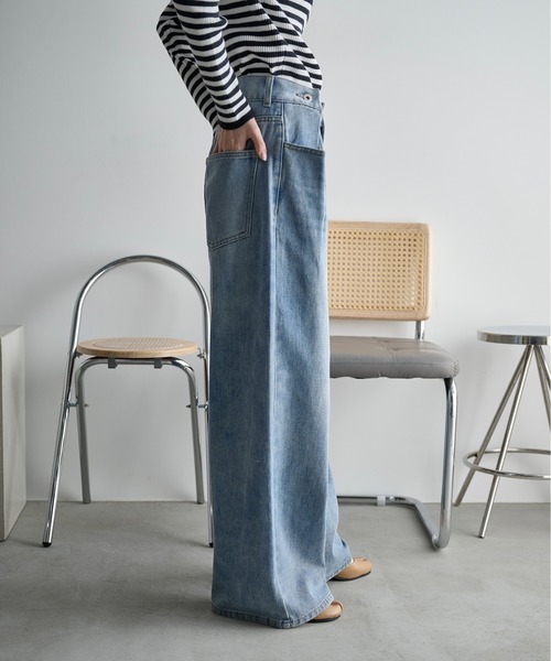 THE YOn（ザヨン）の「ウエストタックワイドパンツ　デニム/ツイル（デニムパンツ・レディース・セージグリーン/ブラック/ライトブルー/グレイッシュベージュ・S/M/XS）」の10枚目の写真