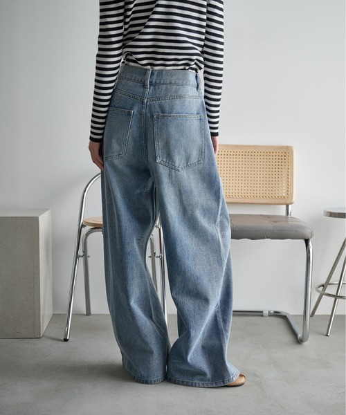 THE YOn（ザヨン）の「ウエストタックワイドパンツ　デニム/ツイル（デニムパンツ・レディース・セージグリーン/ブラック/ライトブルー/グレイッシュベージュ・S/M/XS）」の11枚目の写真