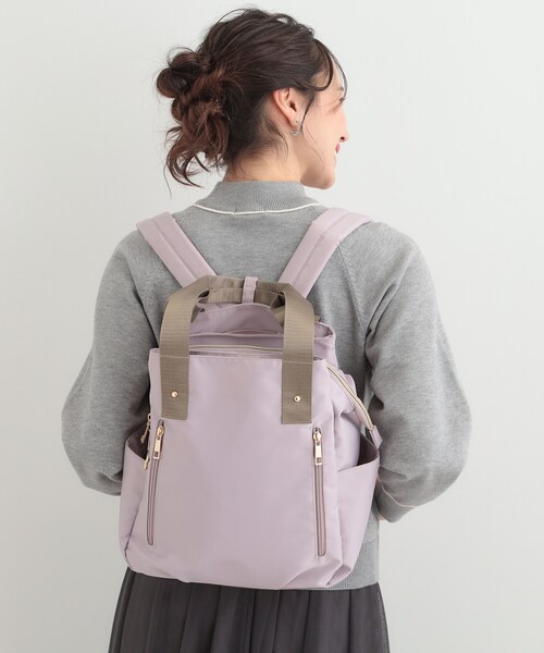 SHOO・LA・RUE（シューラルー）の「【撥水／2WAY】トートにもなる低反発ベルトの3層リュック（バックパック/リュック・レディース・ライトパープル/ベージュ/ブラック・00）」の3枚目の写真