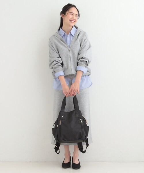 SHOO・LA・RUE（シューラルー）の「【撥水／2WAY】トートにもなる低反発ベルトの3層リュック（バックパック/リュック・レディース・ライトパープル/ベージュ/ブラック・00）」の5枚目の写真