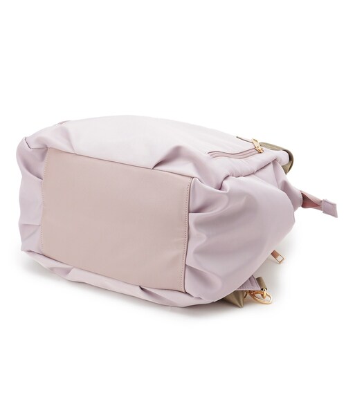 SHOO・LA・RUE（シューラルー）の「【撥水／2WAY】トートにもなる低反発ベルトの3層リュック（バックパック/リュック・レディース・ライトパープル/ベージュ/ブラック・00）」の16枚目の写真