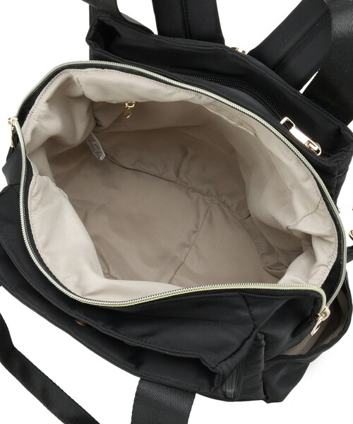 SHOO・LA・RUE（シューラルー）の「【撥水／2WAY】トートにもなる低反発ベルトの3層リュック（バックパック/リュック・レディース・ライトパープル/ベージュ/ブラック・00）」の17枚目の写真