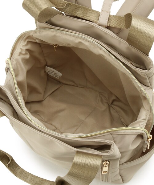 SHOO・LA・RUE（シューラルー）の「【撥水／2WAY】トートにもなる低反発ベルトの3層リュック（バックパック/リュック・レディース・ライトパープル/ベージュ/ブラック・00）」の18枚目の写真